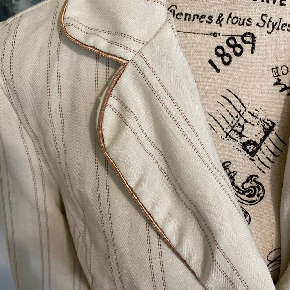 Jacket 🧥 - Picture 3 of 5